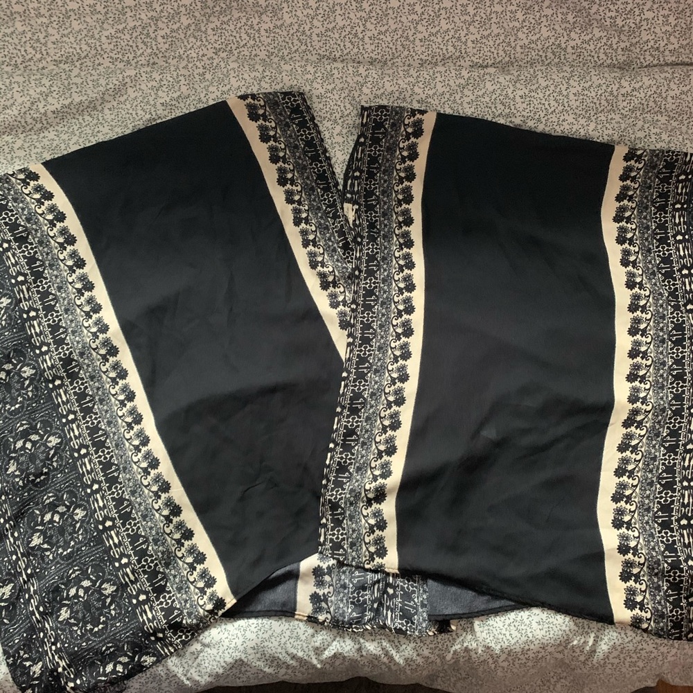 Lily White Tribal Border Print Kimono